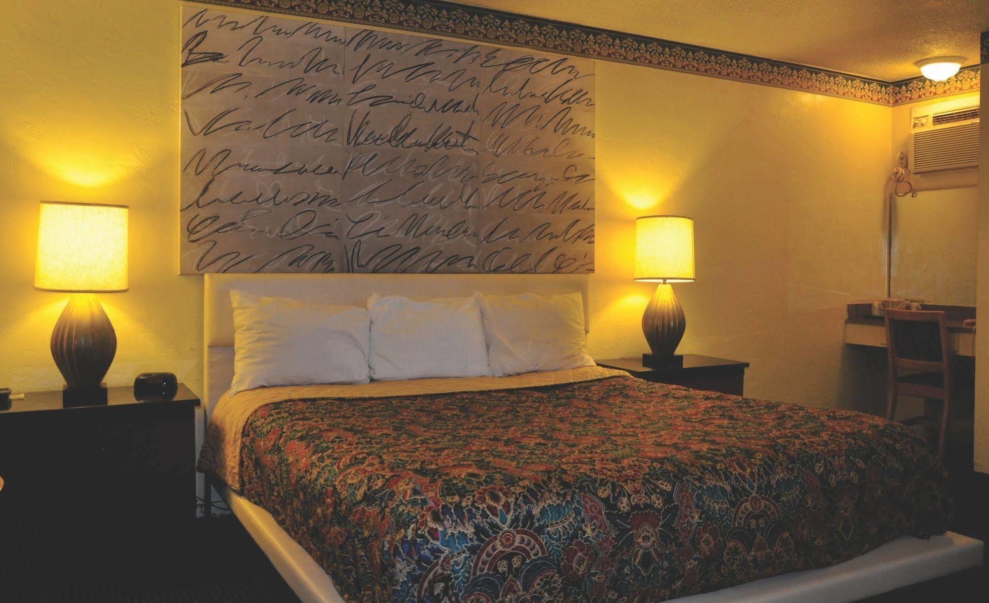 Travelers Inn Manteca Bagian luar foto